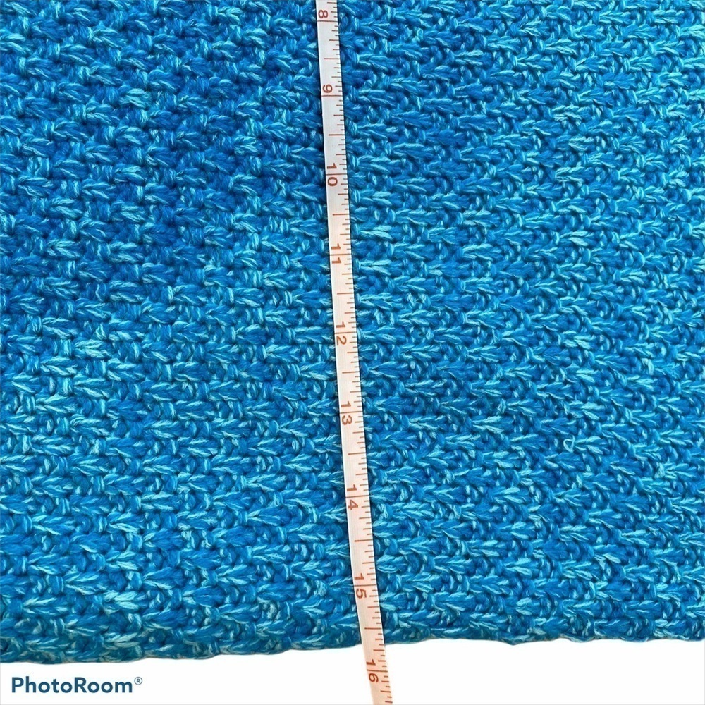NWOT Knitted Mermaid Tail blanket blue two tone - Picture 6 of 7